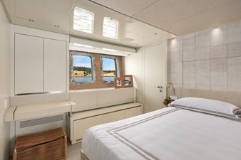 ESSENZA 24 Master Stateroom
