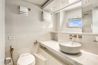 ESSENZA 28 VIP Head