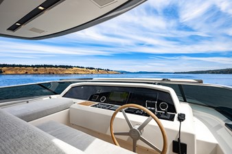 ESSENZA 42 Upper Helm