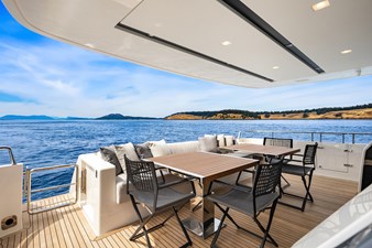 ESSENZA 44 Aft Deck