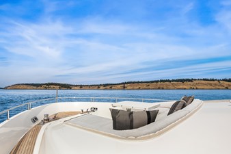 ESSENZA 48 Foredeck