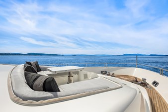ESSENZA 50 Foredeck