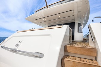 ESSENZA 53 Transom