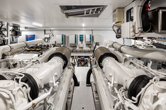 ESSENZA 57 Engine Room
