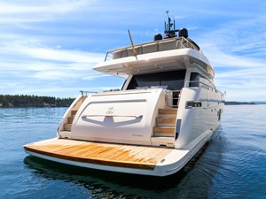 ESSENZA 65 Stern Profile
