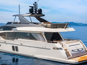 ESSENZA 67 Port Stern Profile