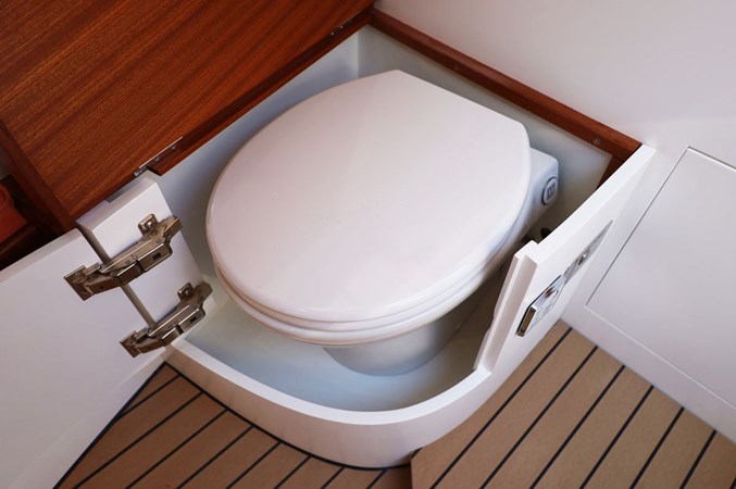 WELCOME: 2024 Leonardo Eagle 44 Push Button Head