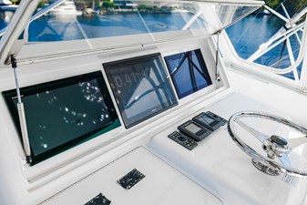 Farther & Sun 75 Flybridge Helm