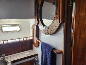 HARMONY @ SEA 25 Aft Head 3