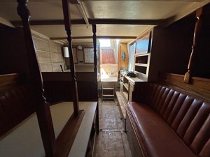MS BLUE PEARL 15 SALON LOOKING AFT