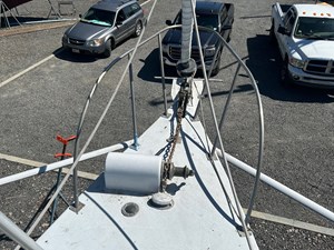 MS BLUE PEARL 24 BOW/WINDLASS