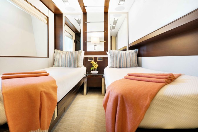 Starboard Twin with Pullman 