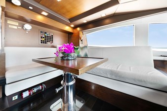 Insieme 30 Pilot House Seating