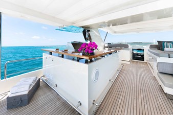 Insieme 32 Fly Bridge Ba
