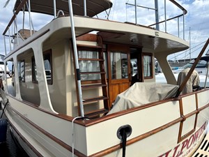 MARINE TRADER EUROPA 28 