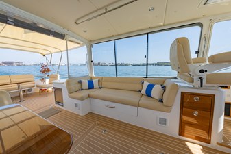 Port Upper Salon with Port Helm Seat and Drawers