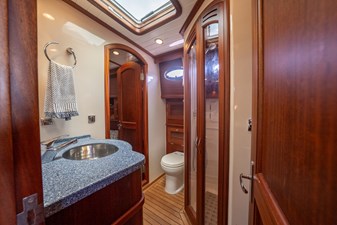 DREADNOUGHT 26 Guest Head Shower