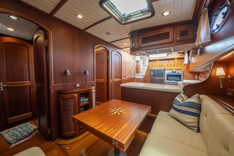 DREADNOUGHT 27 Dining Table