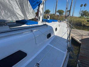GRACE 21 Deck Starboardside