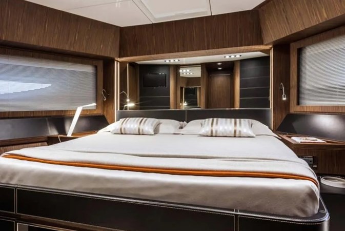 2017-riva-88-domino-super-VIP cabin