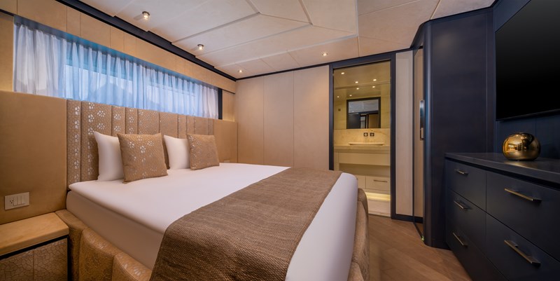 Guest King Size Cabin 