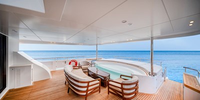 E Series 125 Hargrave Superyachts 13 Aft Deck Entertaining
