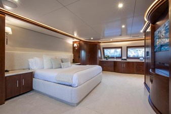 Lady Nora 10