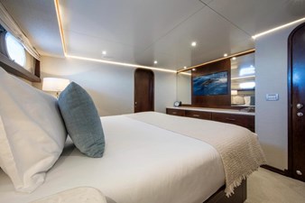 Lady Nora 15