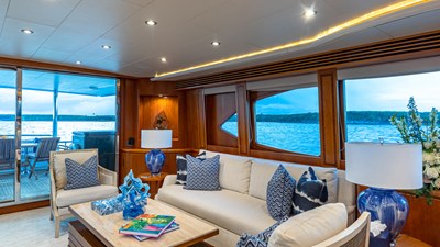Salon looking aft port side 