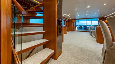Skylounge steps 
