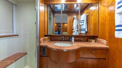 Port guest head 