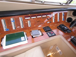 PRETTY LADY 12 Helm Outboard   