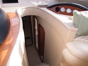 PRETTY LADY 13 Companionway   