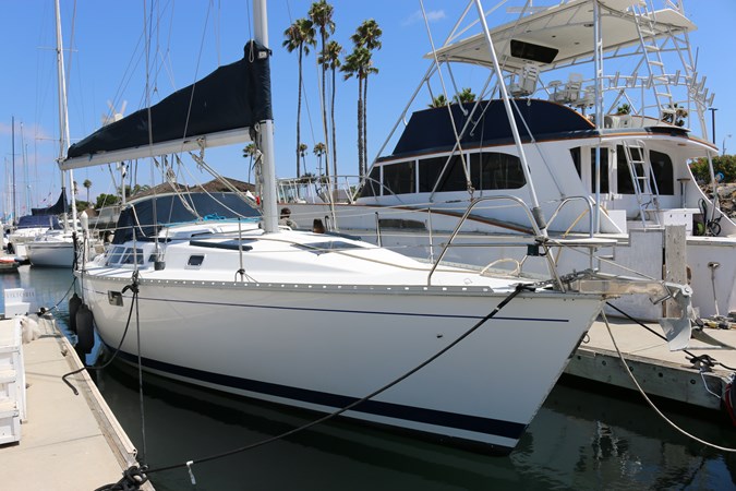 1993 Hunter 37.5 Sloop 