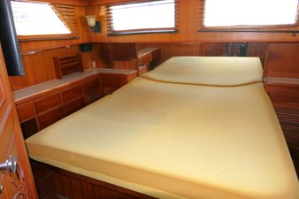 LOVE U 2 29 Master Stateroom