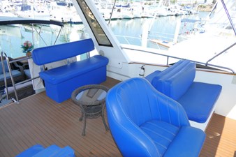LOVE U 2 61 Flybrige port Aft