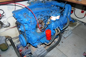 LOVE U 2 64 Engine Stbd