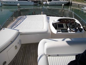YOUNG GIRL 29 Flybridge Helm and Sunpad