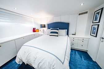GRACE 28 VIP Looking Aft  