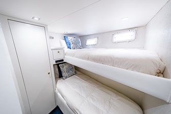 GRACE 31 Port Side Guest Cabin  