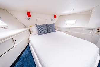 GRACE 34 Forward Cabin  