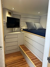 GRACE 50 Crew quarters