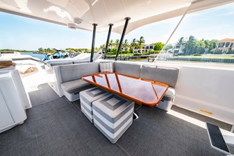 GRACE 55 Flybridge Seating to Port  
