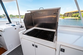 GRACE 57 Flybridge Grill  