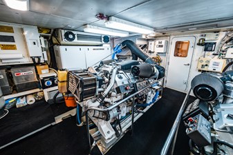 GRACE 68 Stbd. Engine  