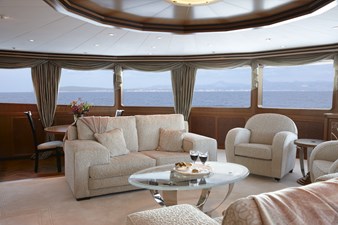 LADY CHRISTINE 5