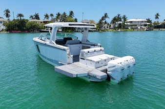 AVIARA AV40 OB 3 EXTERIOR VIEW