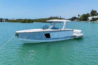 AVIARA AV40 OB 5 EXTERIOR VIEW