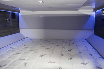 AVIARA AV40 OB 19 DOUBLE CABIN