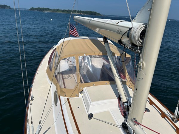 GALLUP, 2011 Alerion 33